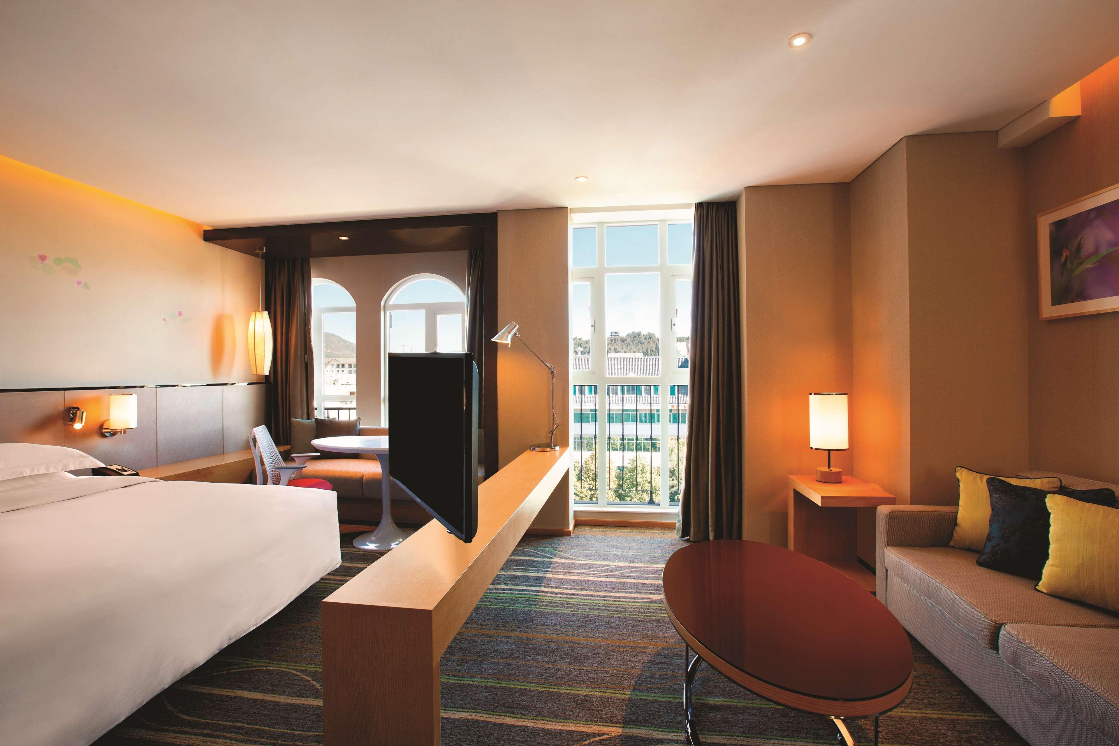 Hilton Garden Inn Lijiang Лицзян Экстерьер фото