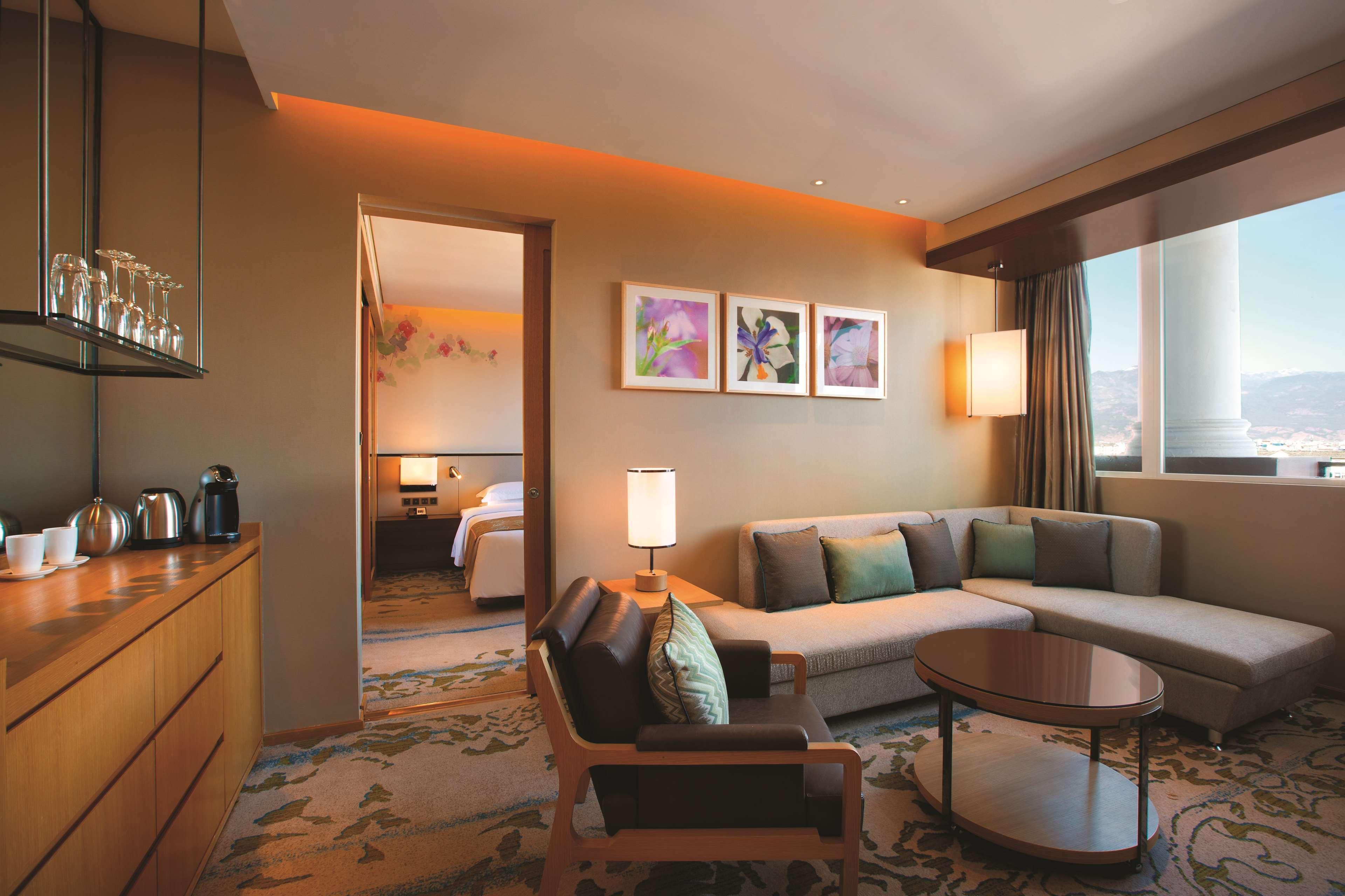 Hilton Garden Inn Lijiang Лицзян Экстерьер фото