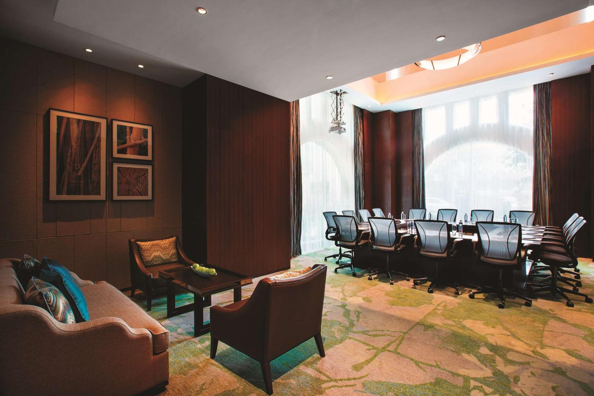 Hilton Garden Inn Lijiang Лицзян Экстерьер фото