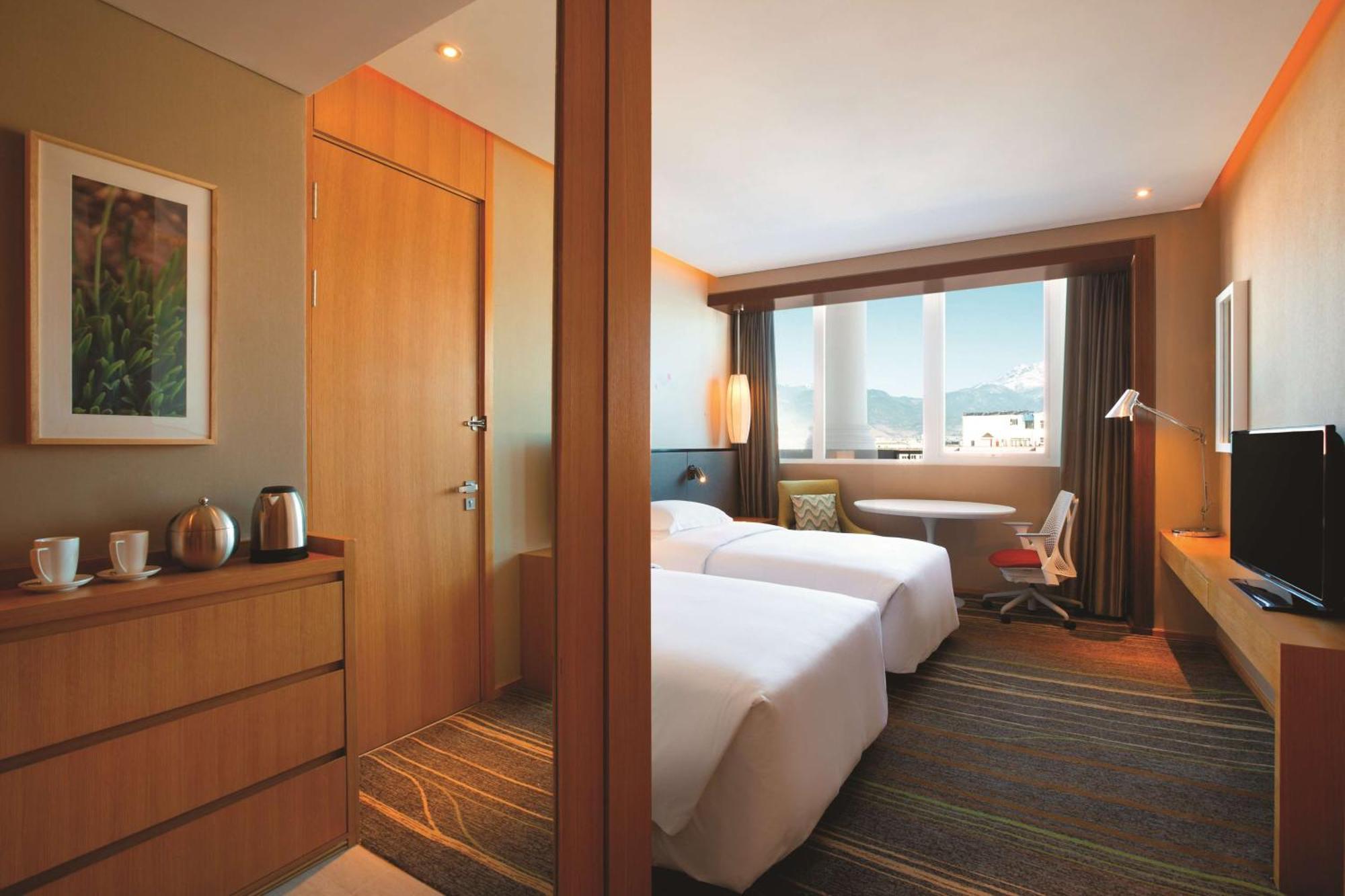 Hilton Garden Inn Lijiang Лицзян Экстерьер фото